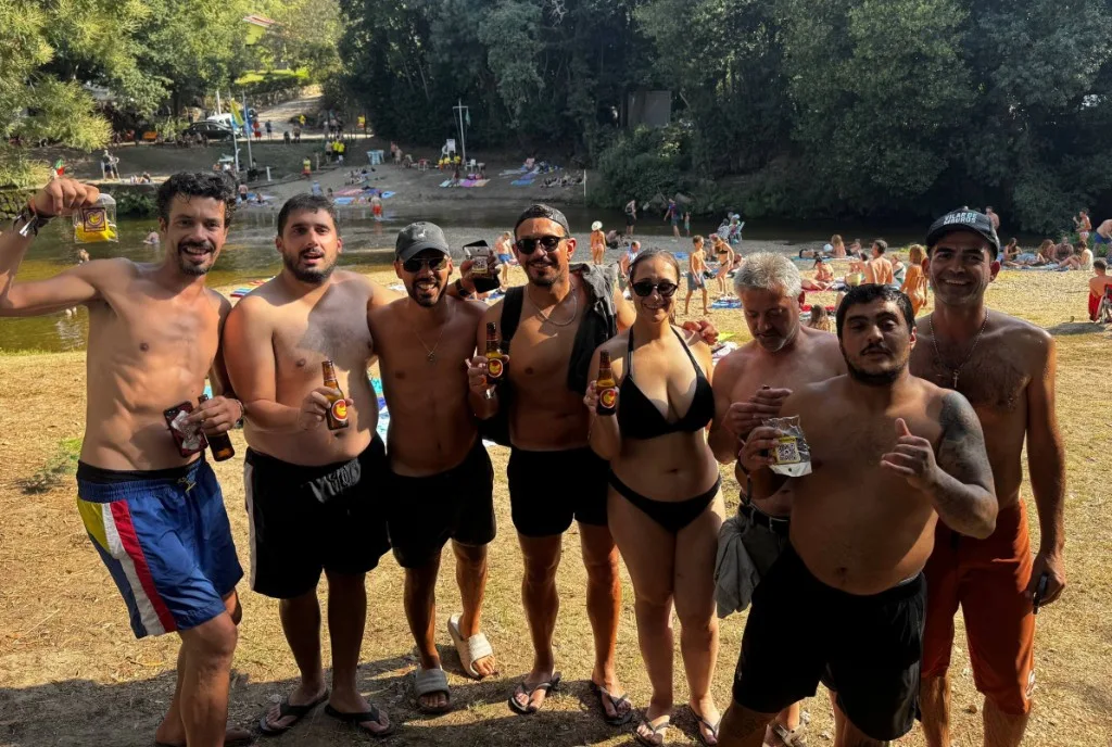 Grupo de Leiria con gominolas y Super Banana Bock